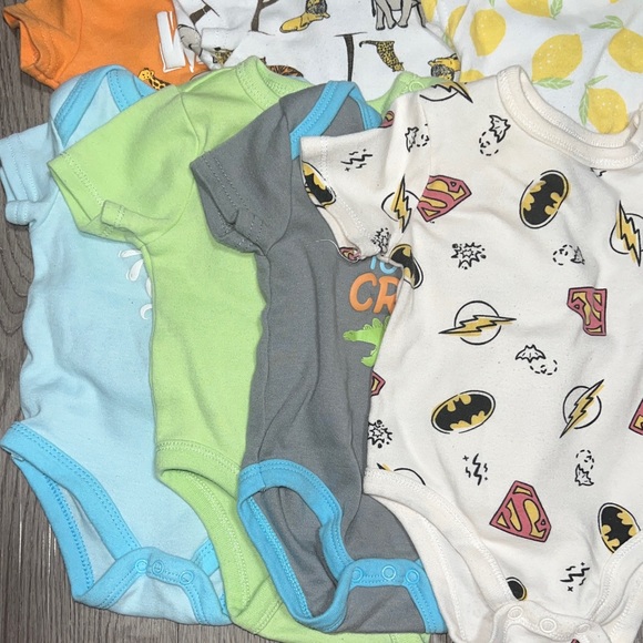 3-6 Months 14 onesies and 1 Batman set - Picture 2 of 7